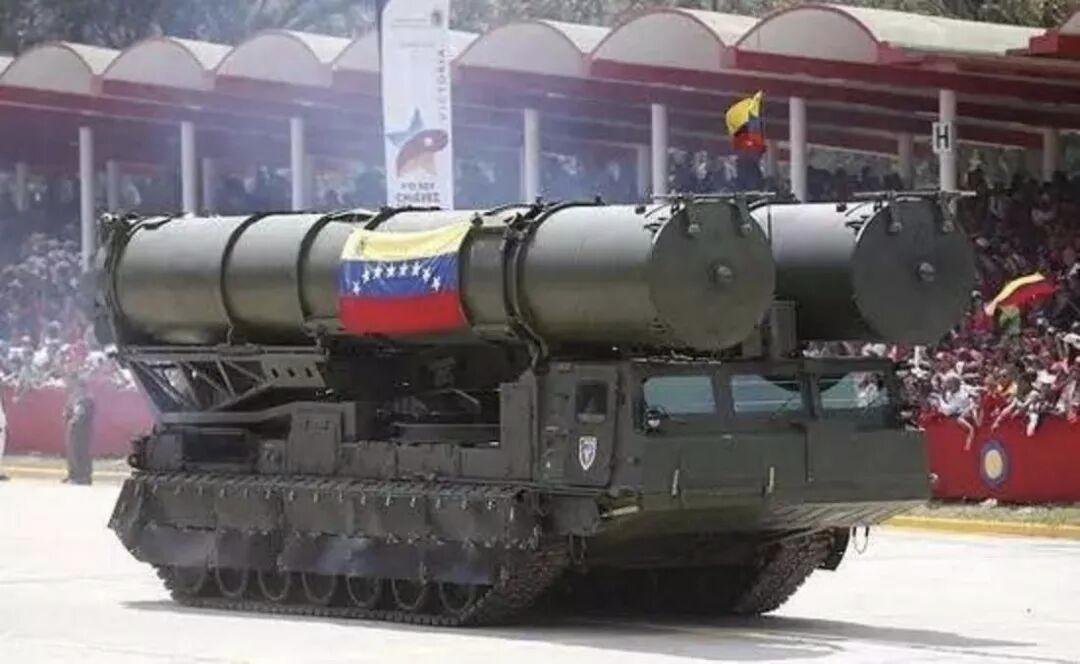 美军入侵横行霸道，委内瑞拉军队毫无作为，一枪未发！中国武器装备不背这个锅！在