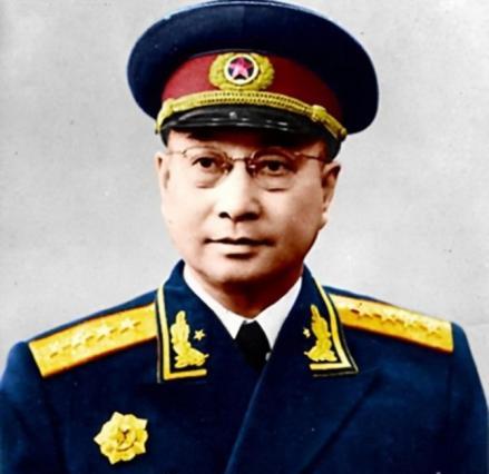 1955年授衔时，毛主席对陈赓说：“怎么样，跟我干比跟蒋介石干有出息吧，蒋介石可