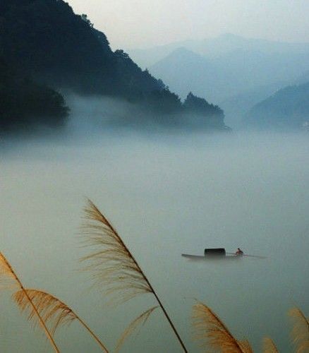 “鬼谷子：识人。”1、看性子：——急则智浅，稳则智深。遇事急躁的人，容易被情绪裹