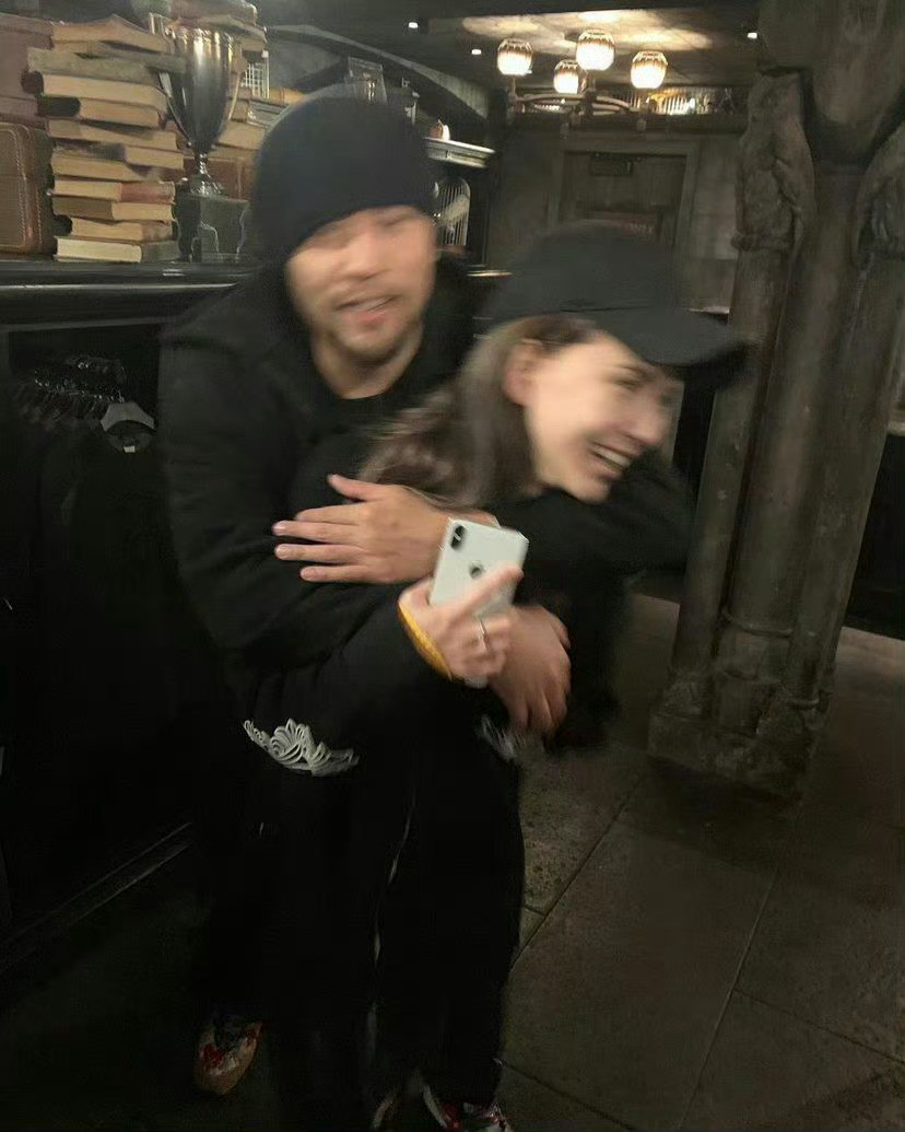 他们两真的一直都好恩爱❤️