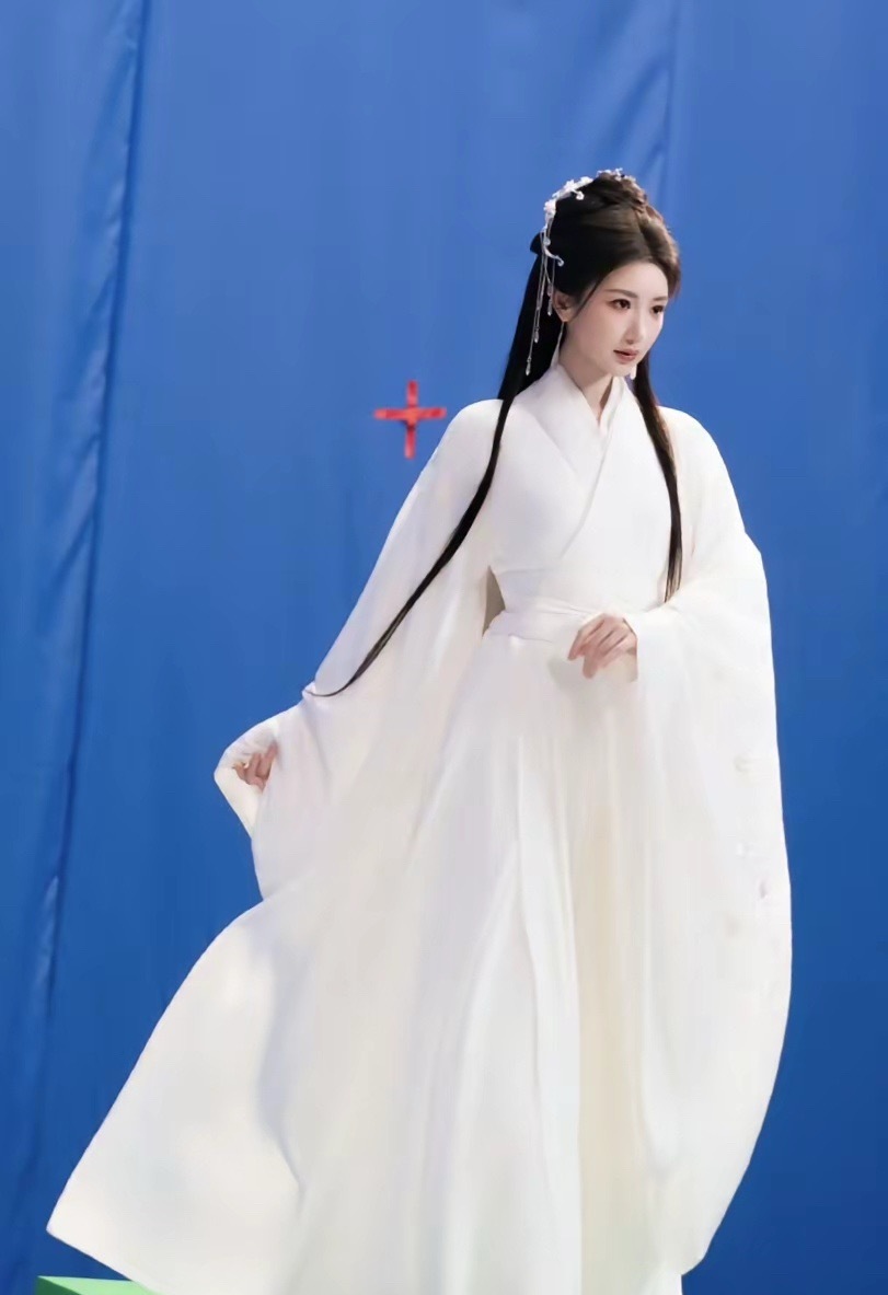 网友：如果于正当年让她演小龙女，陈妍希也不至于被喷这么惨。