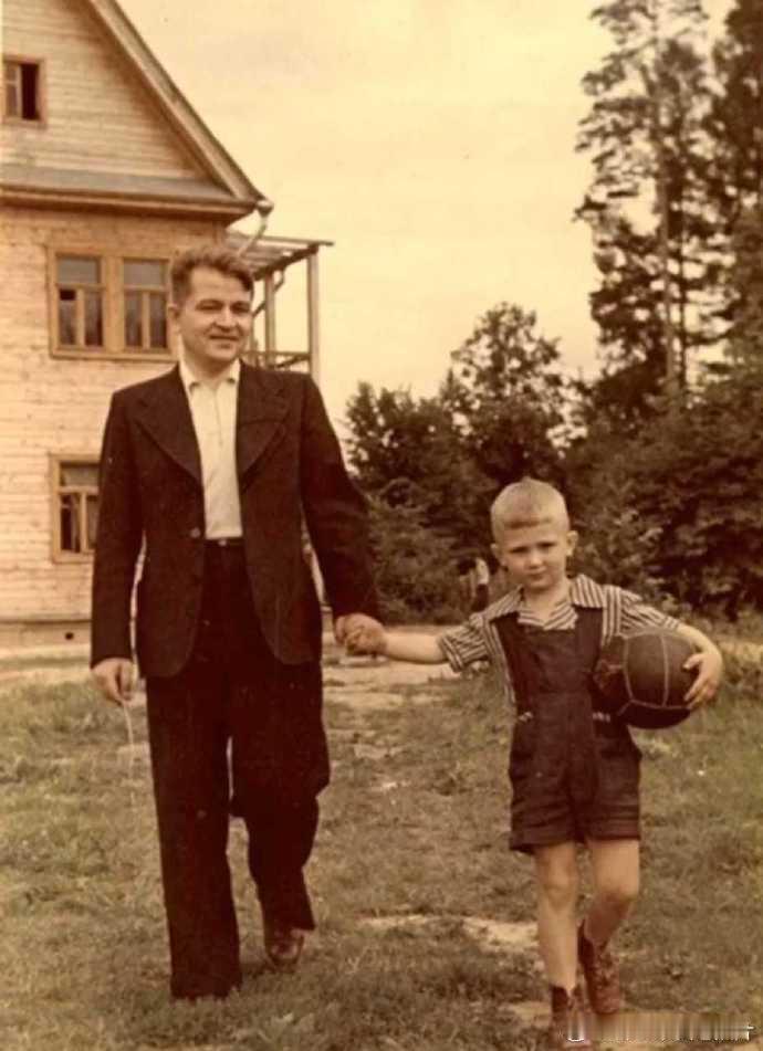 父子俩1949-2009-2011