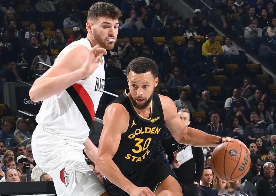 库里刷新两项NBA历史纪录勇士123-127不敌开拓者，库里出战33分钟，23投