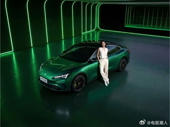 新S5上市直接开启出行新体验。AI技术深度融入，让驾驶变得轻松又安全。更惊喜的是