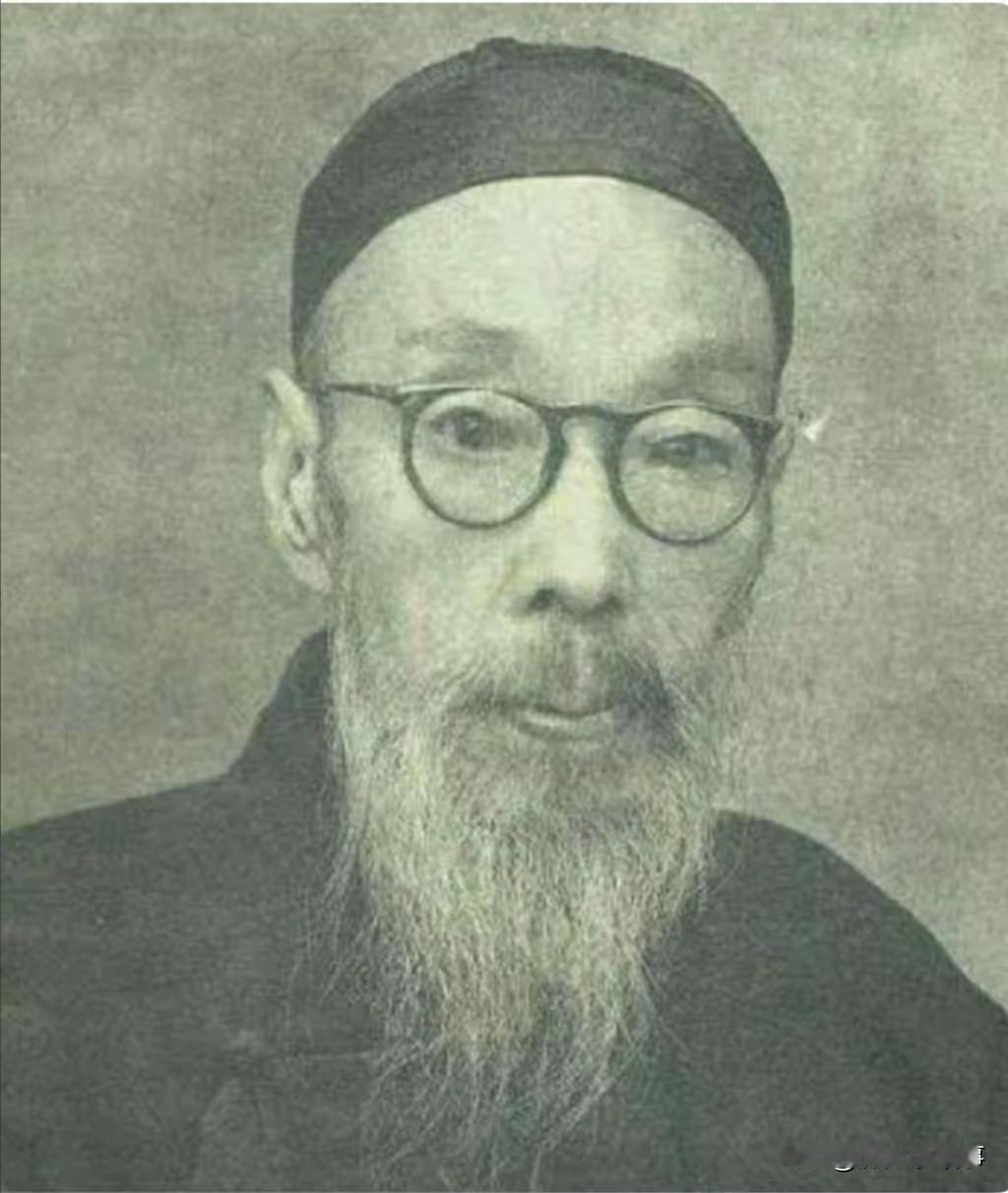 1935年，毛泽东大渡河陷死局，这时，李富春跑来说：