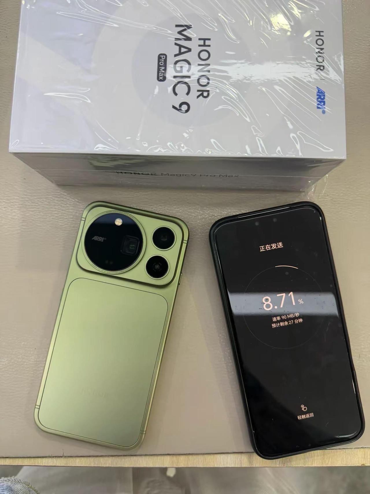 荣耀Magic9ProMax真机曝光预热了这么长时间容易Magic9ProM