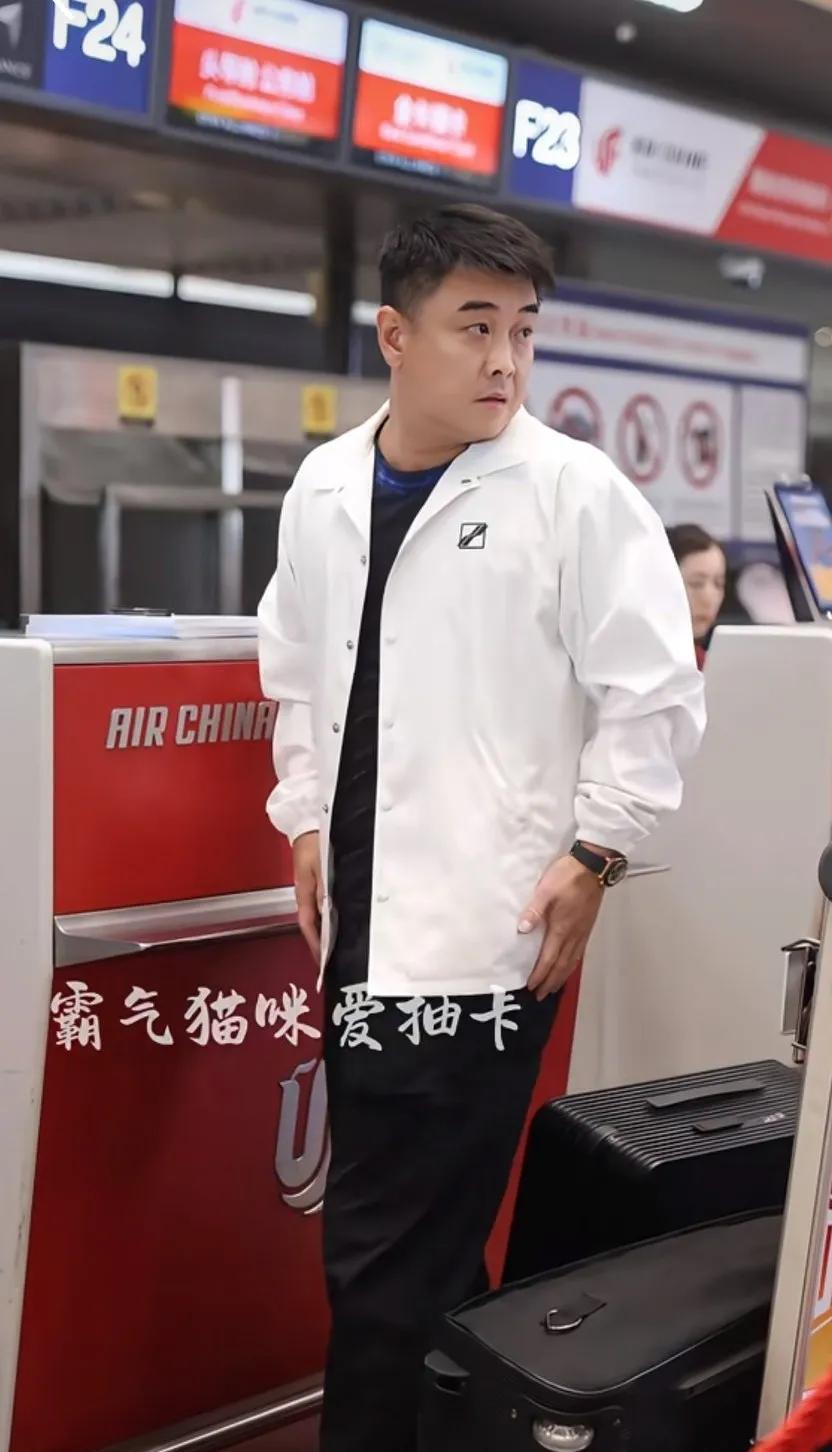 王皓也要去新疆。之前王皓就说乒超第一阶段他不去，后面的争取去，这不刚从瑞典回来