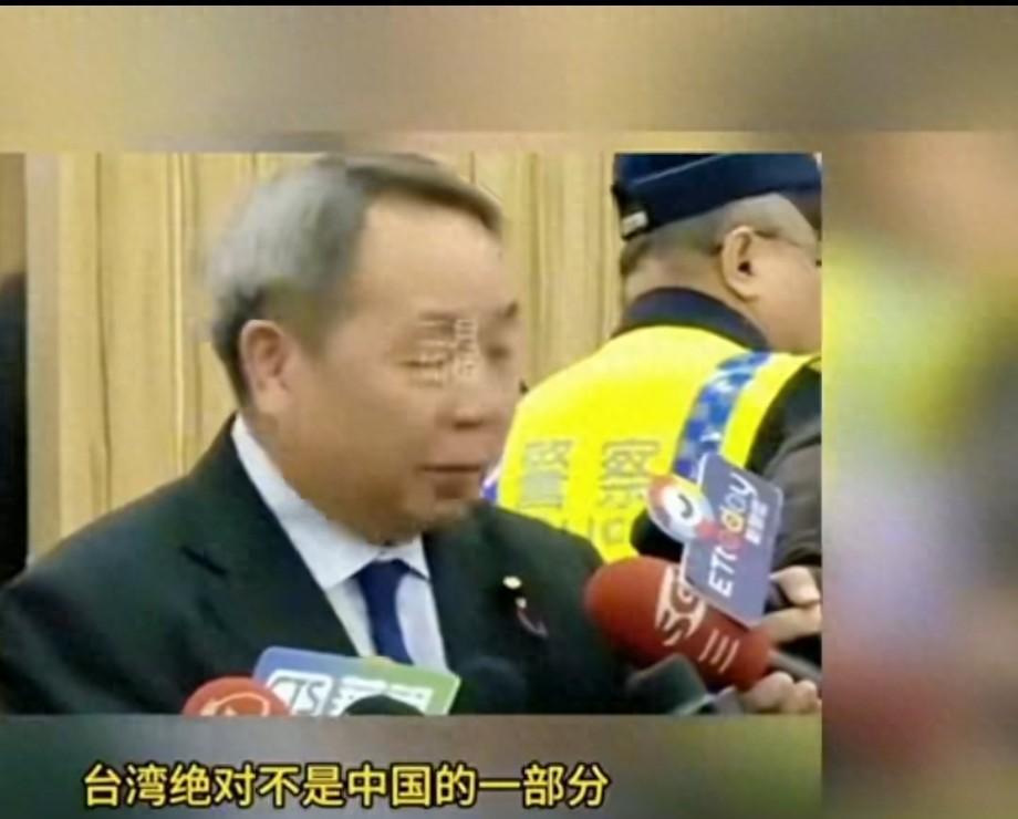 围住台湾岛，抓捕肆无忌惮挑衅中国的大汉奸石平，支持吗？这石平就是典型的数典忘