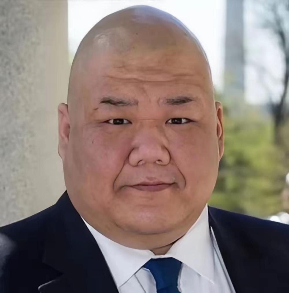 特朗普访华，身边低调光头华裔不简单！幕后真正操盘手特朗普访华，全场目光都聚