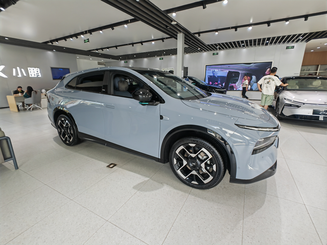 试驾小鹏G7打着试一试的心态去了4s店，新车热度极高，预约人满为患，当刚好有一