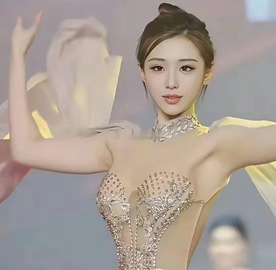 这是在选美吗？前胸贴后背也算美