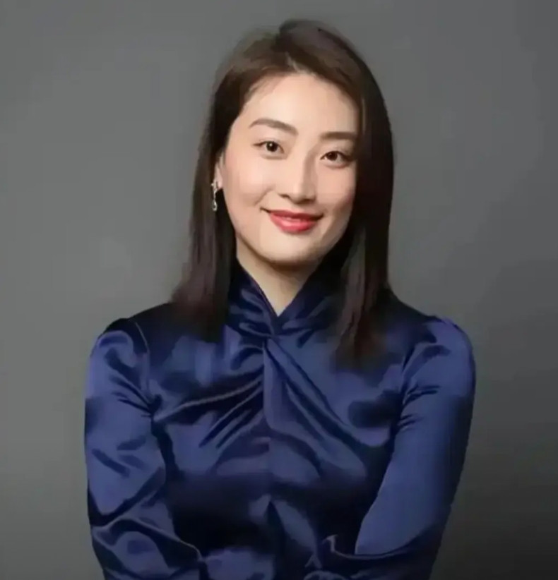 有没有这种可能，宗馥莉其实不是单身，而是隐婚多年，也有子女，只是出于某种利益不能
