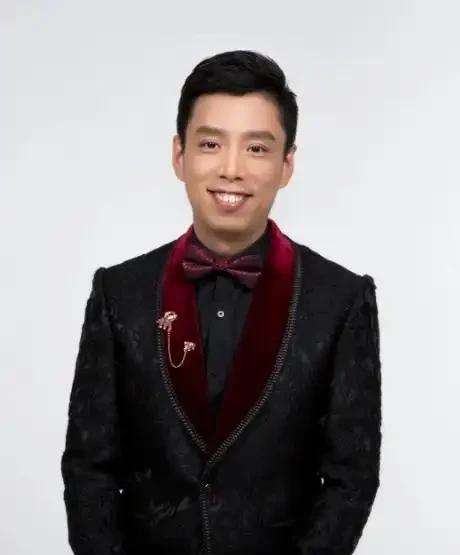 春晚相声集体消失，贾旭明在台上直接开炮：这就是团结！他把话筒一扔，对着满场观众