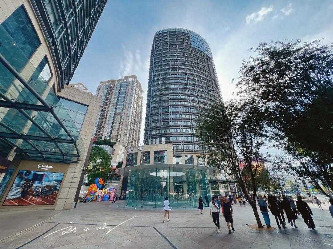 西南地区除了成都、重庆，昆明也是一座潜力巨大的城市，正迈向“国际化大都市”。