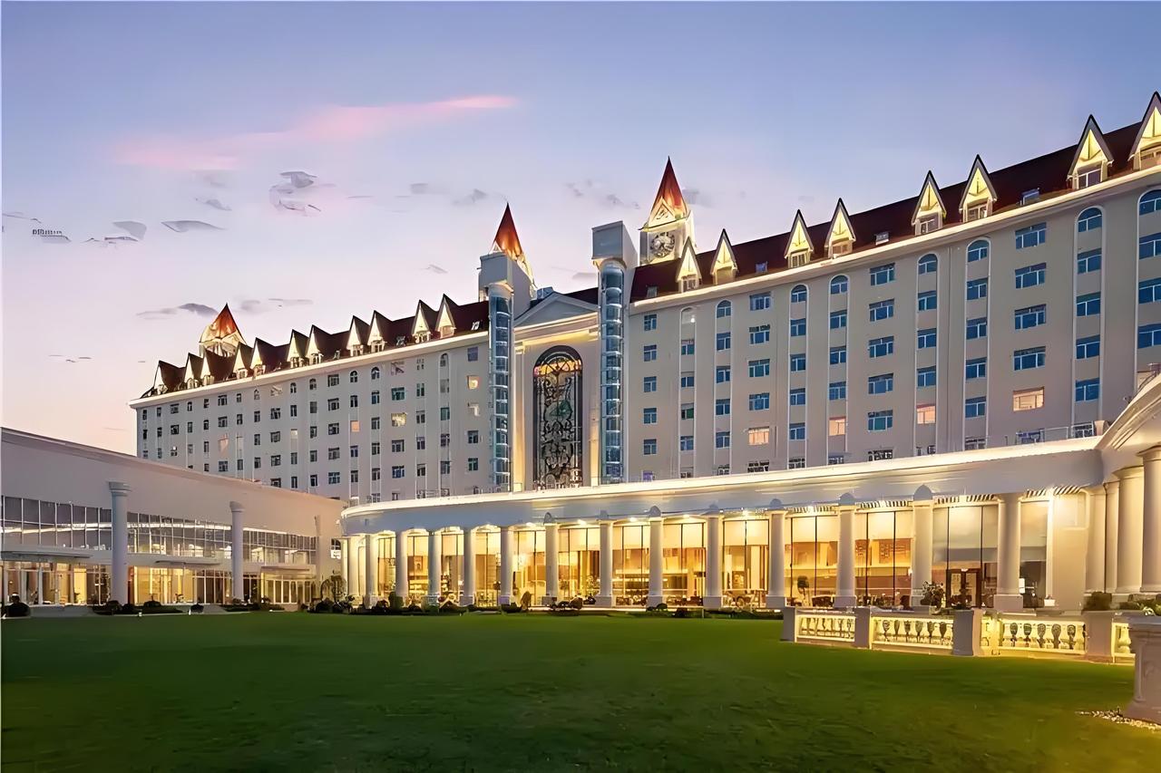 黄石的酒店发展真是越来越让人惊喜了！像金花大酒店，1993年就建成开业，还拿了