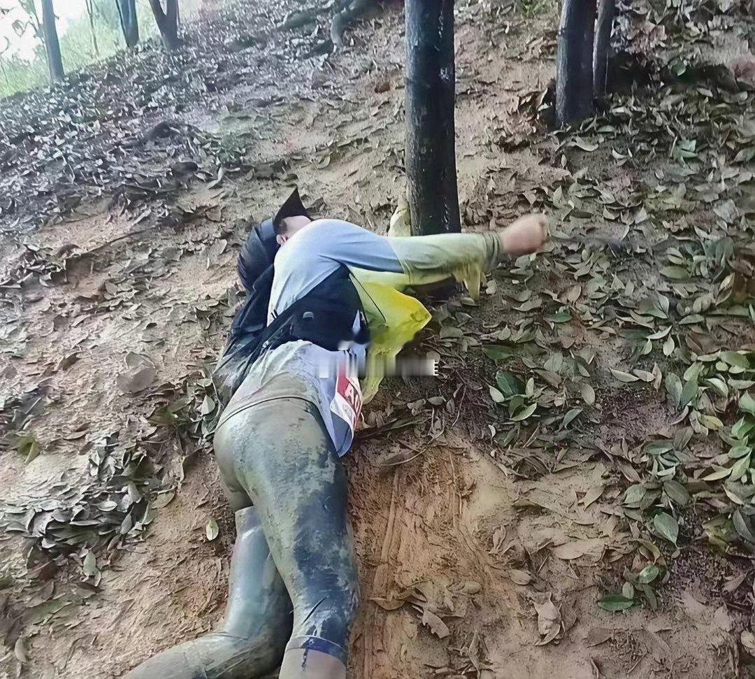 和领导去爬山下大雨了咋整