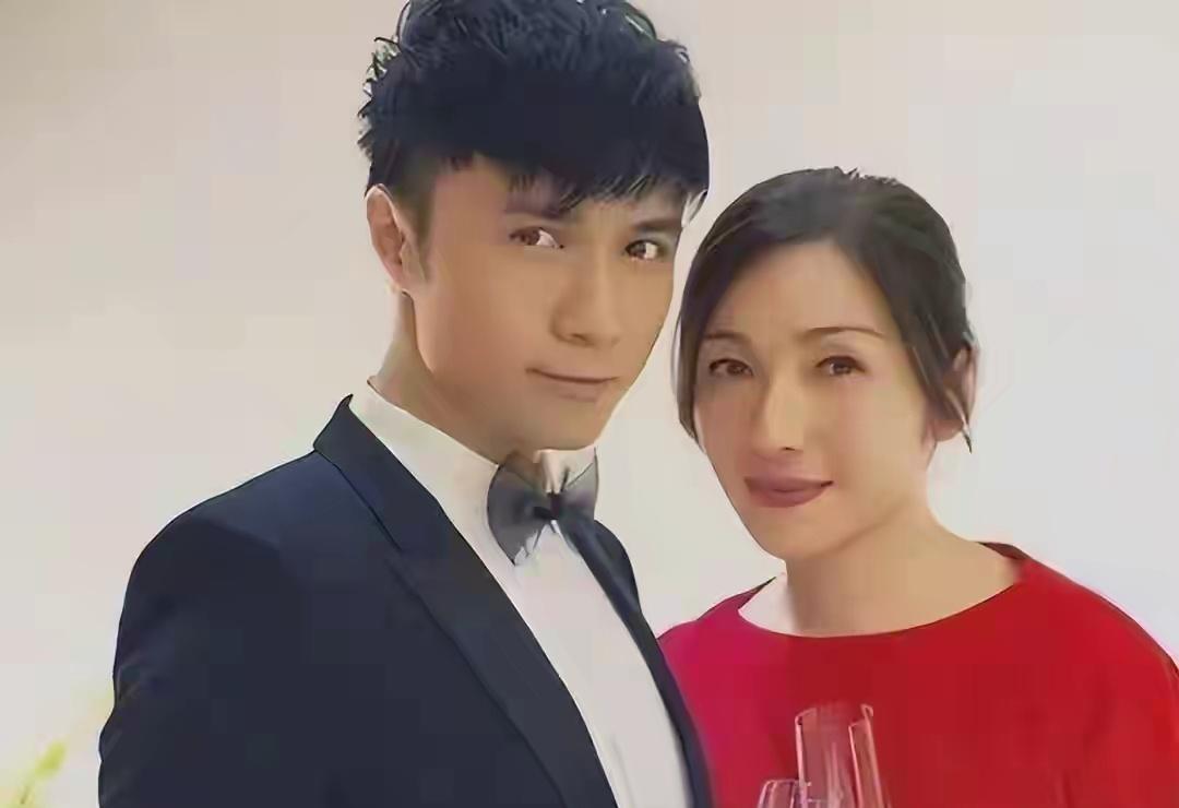 古巨基除夕夜首晒二胎正脸，二宝高颜值像爸爸！大儿子写对联好赞​​​