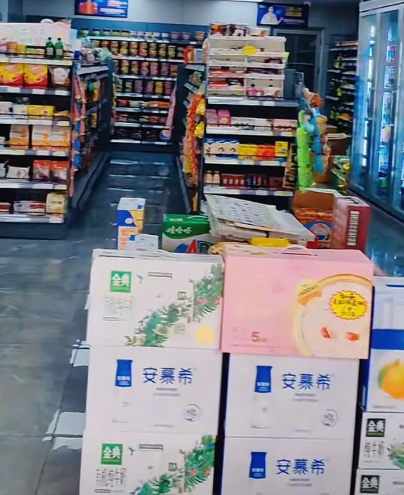 读书到底有没有用？小区里的小超市是一对80后的夫妻俩开的，听说男的是安徽农业大