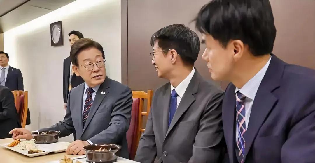 苦尽甘来，李在这时候获胜了，成为总统，对他来说是人最得意的事情。虽然过程十分艰难