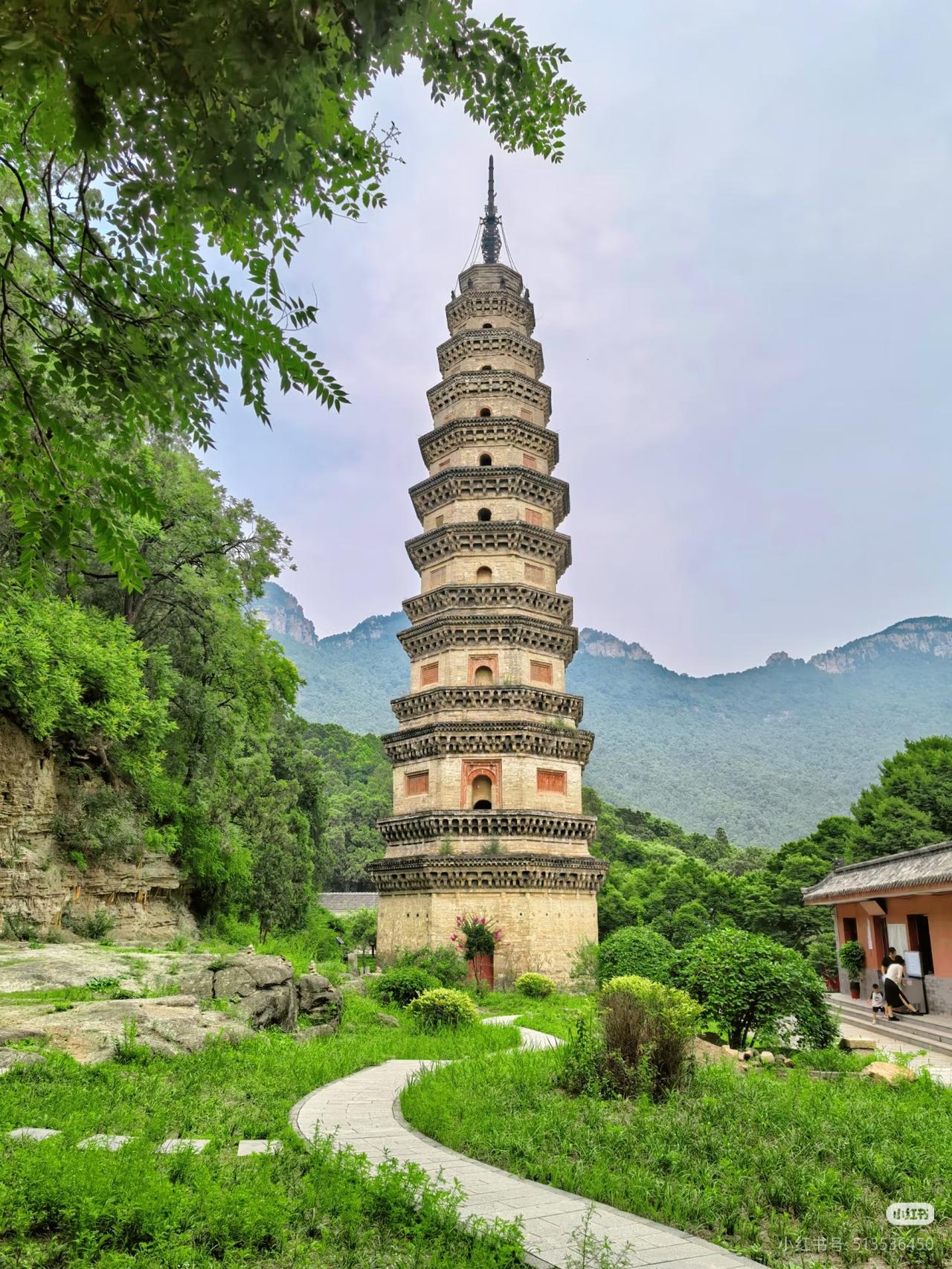 如果山东只推荐一处宝藏古迹，那一定是灵岩寺即使是淡季济南市区的景区也几乎全被