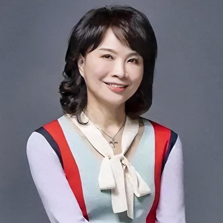 台湾知名媒体人陈凤馨怒斥不自量力的赵少康，不仅客观，还特别解气！近日，针对国