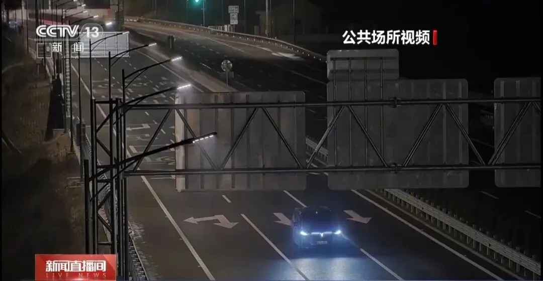 男子喝一斤白酒后开智驾回杭州，车子停在高速公路中间车道人已昏睡如今，汽车的智能辅助驾驶功能越来越普及