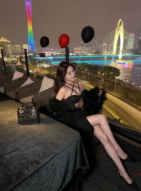 吹吹珠江的晚风🥂