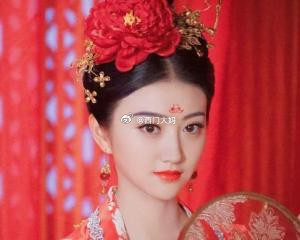 古人因为早婚早育，皇帝即位的时候不要说母亲，就是祖母在世且掌权的也不少。但是曾祖