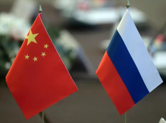 世界忙着干架，中国却自有安排，两条最高指令，给普京吃了定心丸。先看边境口岸的