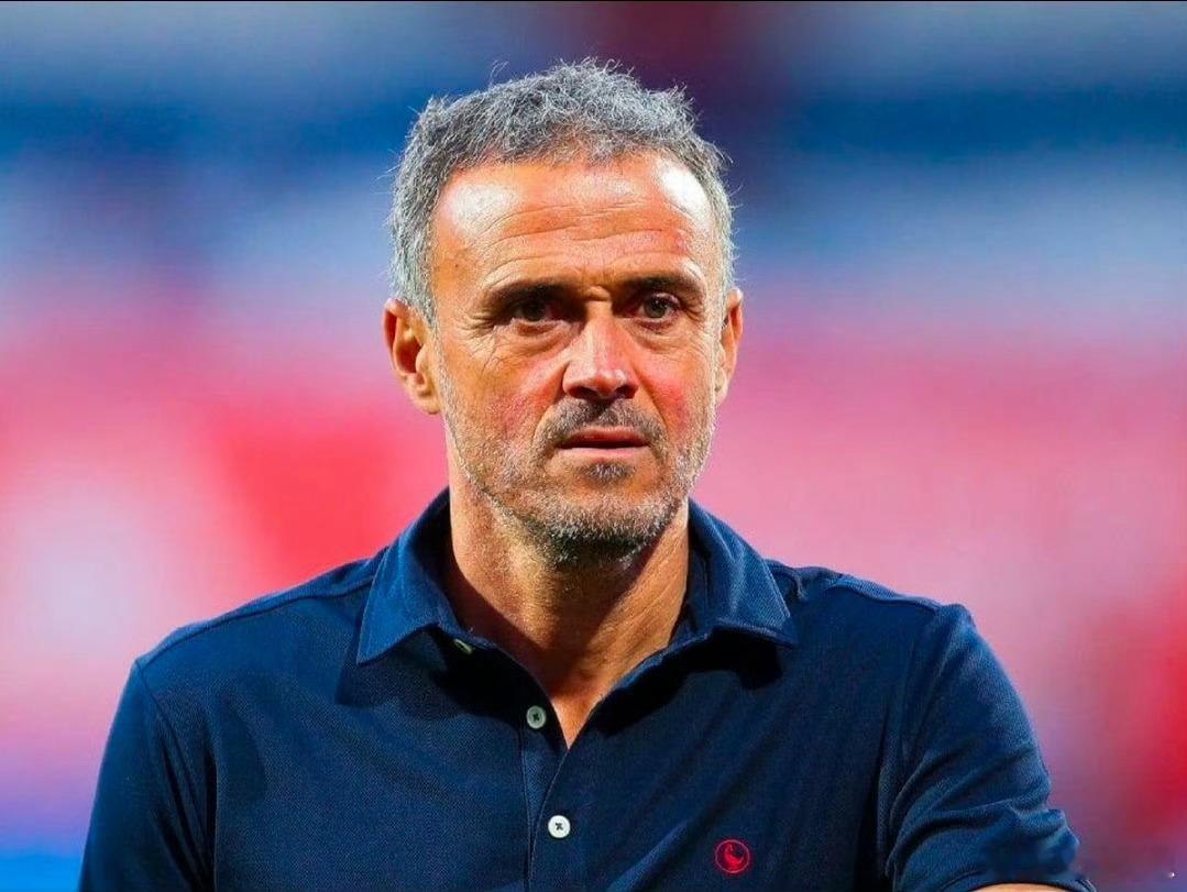 执教曼联？名记曝恩里克今夏离任巴黎渴望登陆英超执教红魔西班牙六台记者弗朗索瓦·