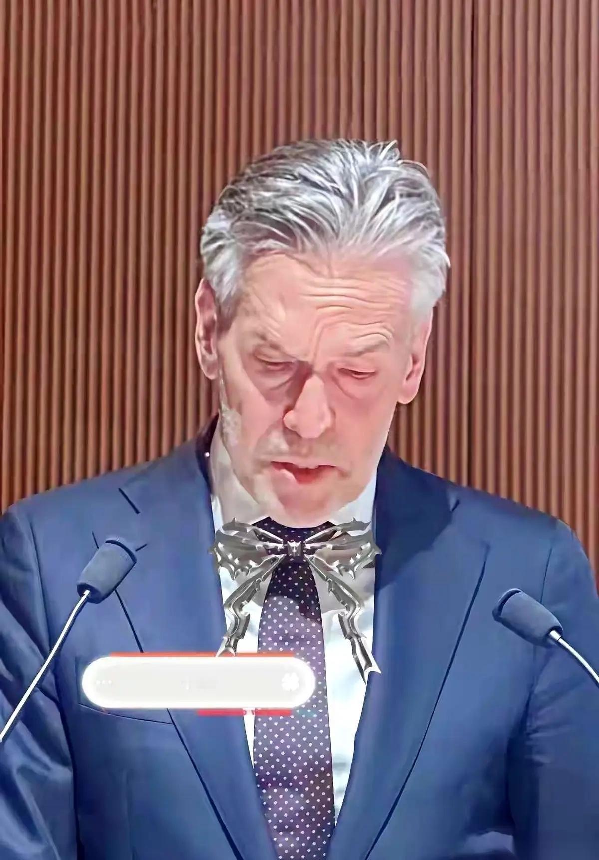 大众的生产线停了。一天，就一天，一个亿欧元没了。宝马那边更逗，想提车？行，等