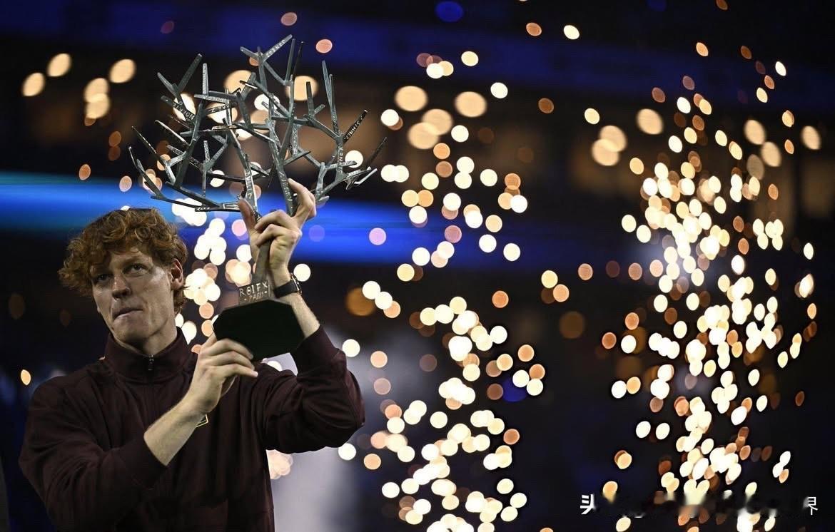 年终第一归属将取决于都灵ATP年终总决赛的结果，积分更新后世界排名如下：🇮