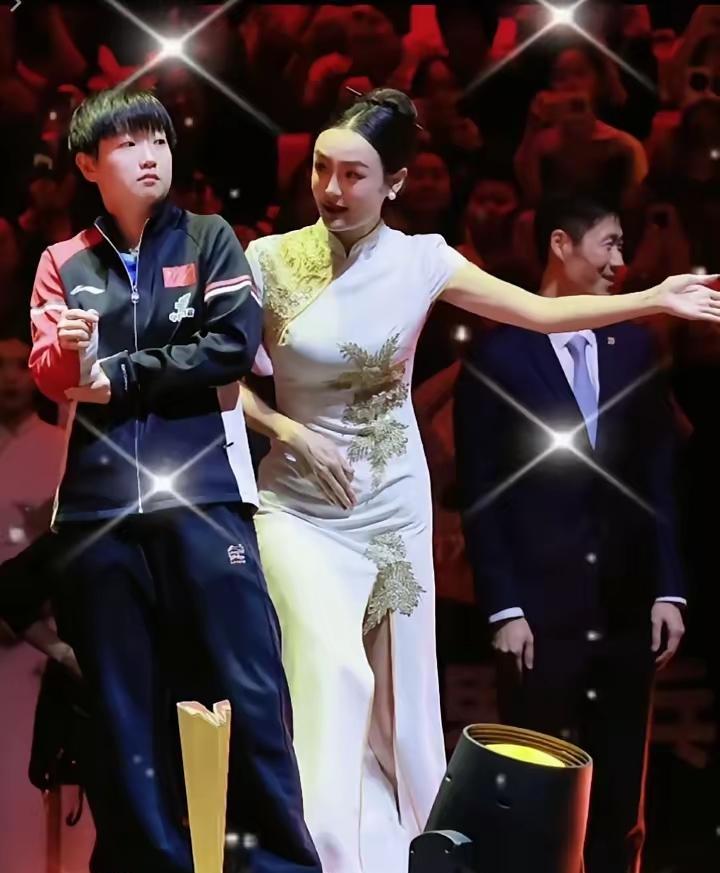 我斗胆给WTT主办方提两个建议！第一个建议就是在颁奖的地方，专设一个区域，准备