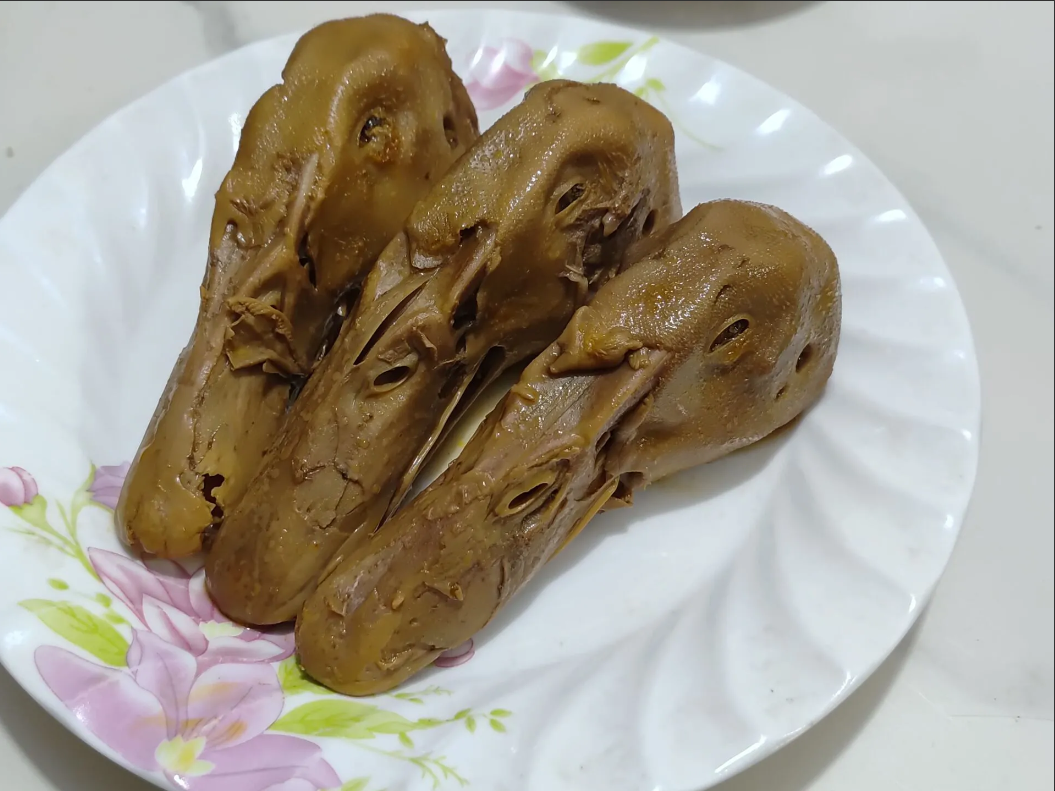 猪肉并非违规使用硼砂的重灾区，曝光猪肉硼砂问题的朋友，不妨去蹲守举报牛肉违规添加