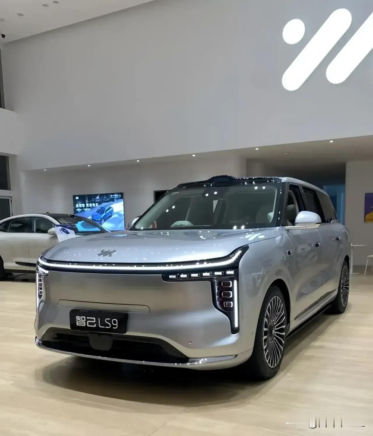 2026年想买SUV的可以参考下列建议：1、不差钱就买奔驰GLC2、预算差一