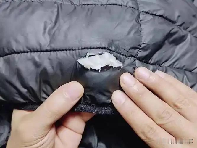 你的羽绒服穿几年了？你怀里的温暖，可能正悄悄“攻击”你的肺！这个冬天，你是不