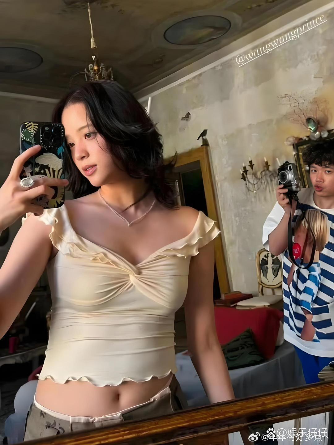 欧阳娜娜这么瘦都有小肚子！