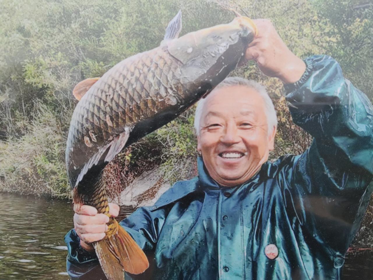 一位三年级小学生的爷爷问，小学三年级的题，他也做不上，尤其现在限制了考试的次数，