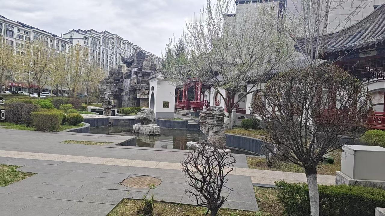 古风庭院，静谧悠然，仿佛置身江南水乡。