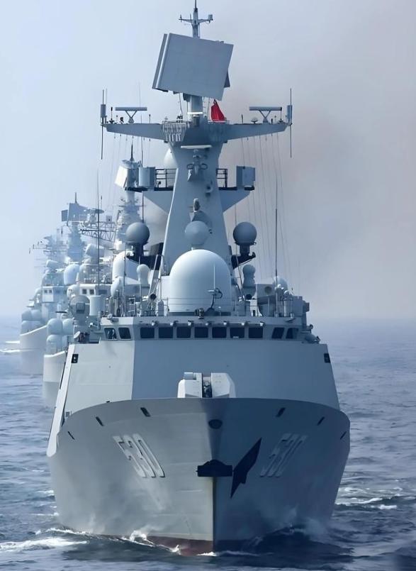 美国要求中国停止扩军。一位美国上将曾公开呼吁中国停止扩军，理由竟然是“中国的海军