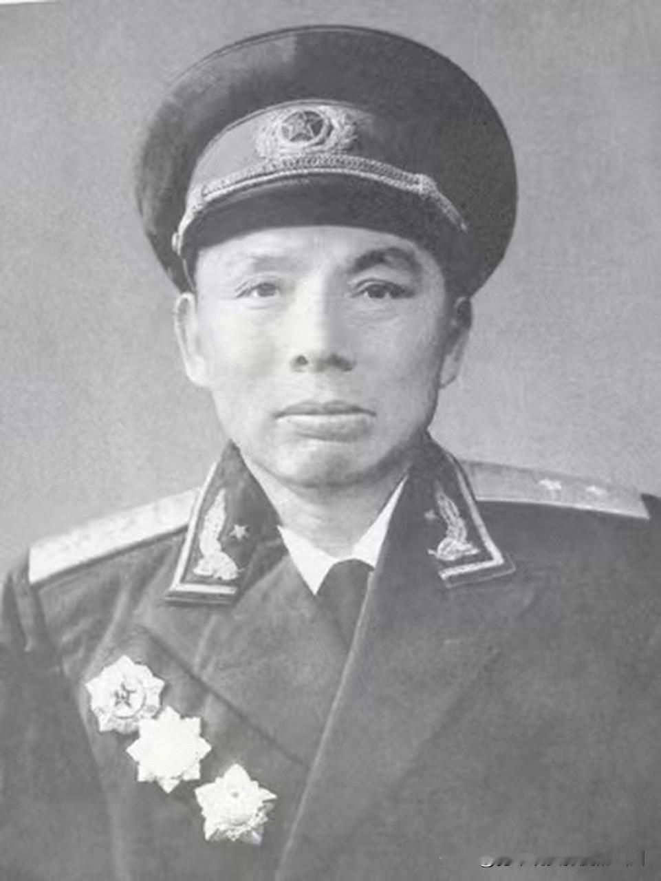 1940年，115师686团炮弹告急，全团只剩下3发炮弹，团长张仁初急得团团转。