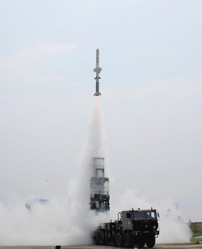 印度海军“中程反舰导弹”（NASM-MR）6月10日至11日进行首次飞行测试。