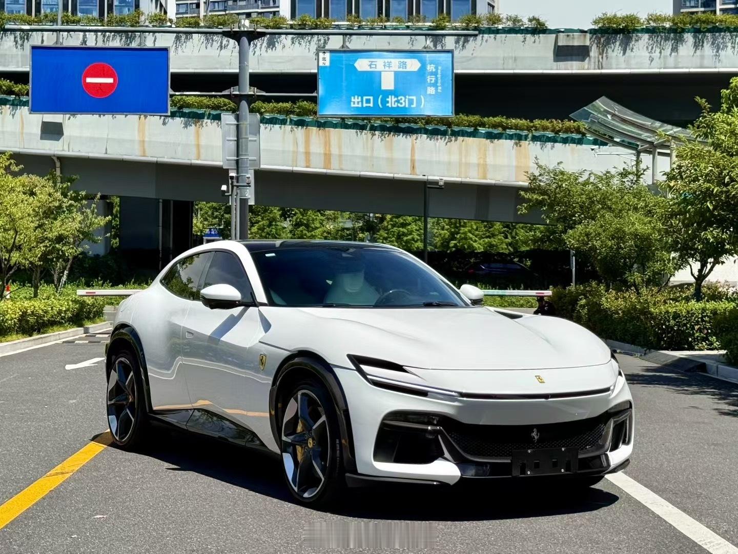 25年上法拉利FUV仅行驶6000公里💰​​​