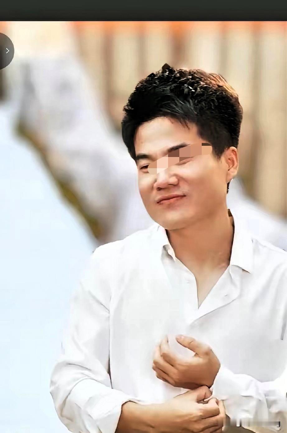 大快人心！500万粉丝网红恶意攻击董宇辉，直接被平台封号，这下彻底踢到铁板了！