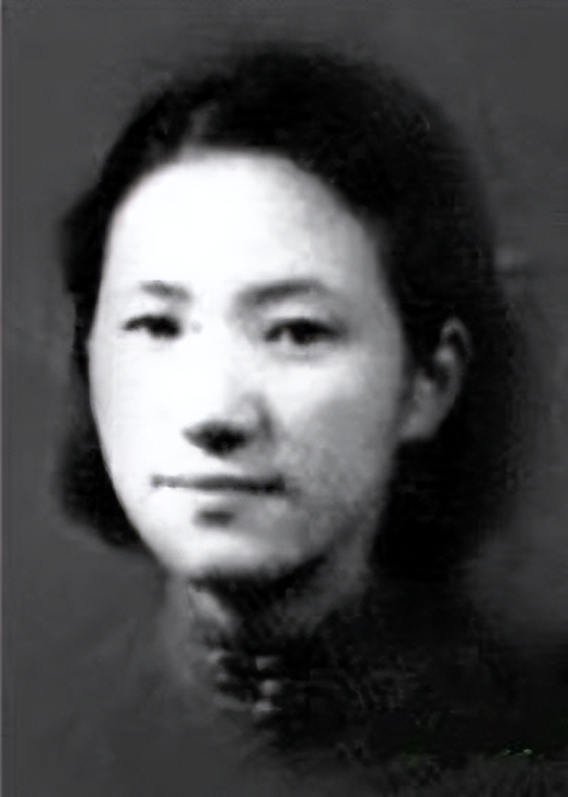 1934年，有“宁波皇后”之称的苏青，新婚后第二天，丈夫就跟表嫂偷欢，几年后，她