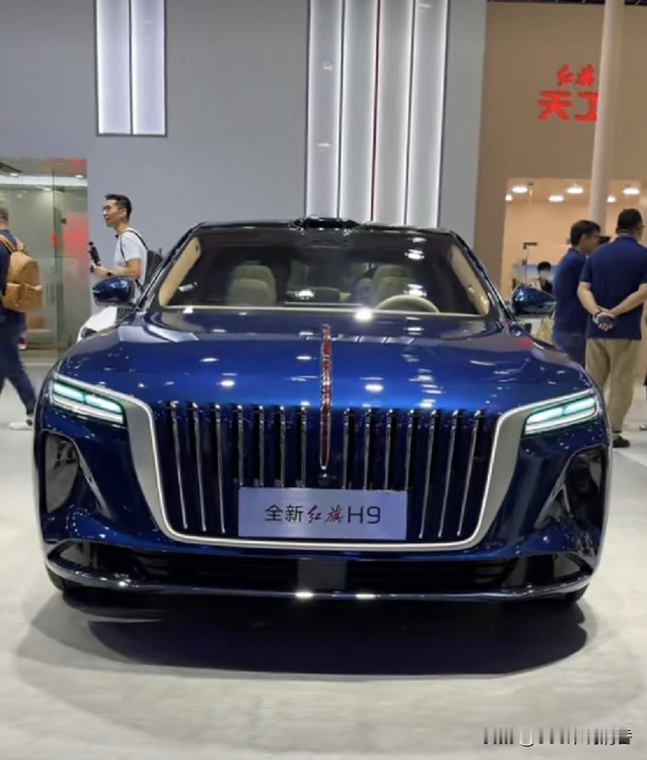2026成都国际车展上，红旗与华为合作打造的全新红旗H9迎来西南地区首次亮相。作