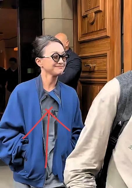 周迅近照太绝了！快50岁素颜松弛感，才是女人最好的状态家人们，终于懂“相由