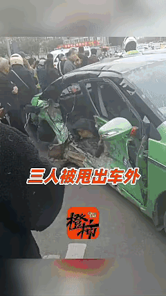 刷到西安这起惨烈车祸真的头皮发麻！30号下午龙首北路附近路口，黑色轿车与出租