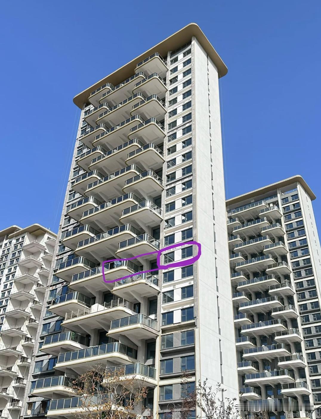 这种第四代住宅外墙上怎么装空调？万万没想到只有一个空调外机位我又比较排斥中央