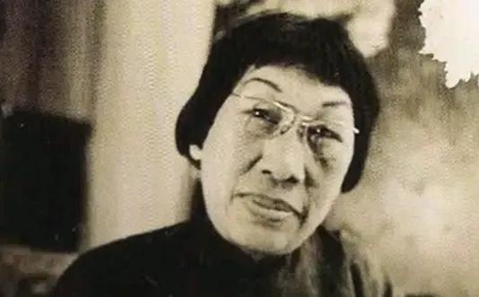1908年，13岁的潘玉良被亲舅舅卖到妓院，老鸨子嫌她狮鼻、口阔、厚嘴唇，拒绝说